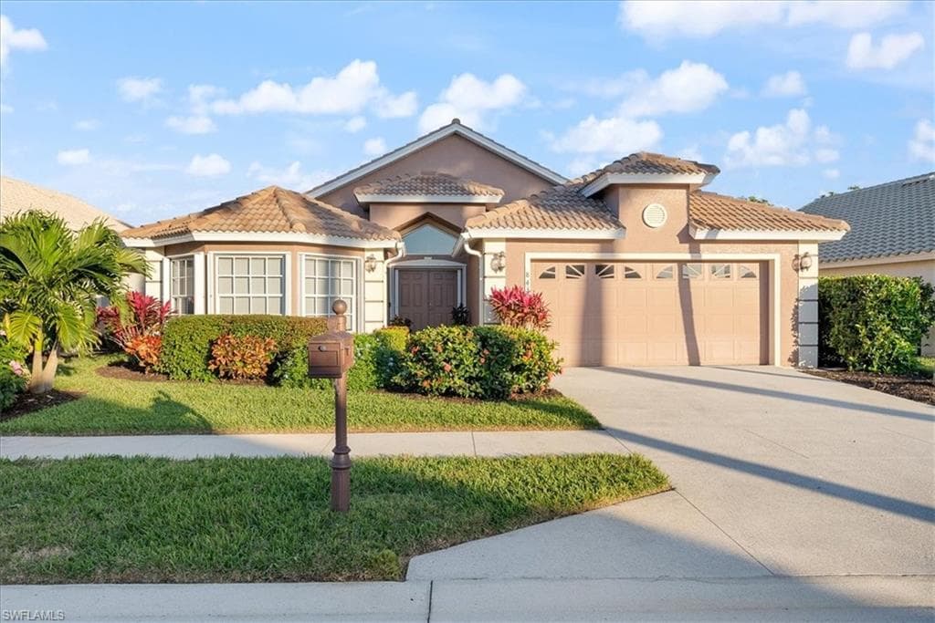 8432 Indian Wells WAY NAPLES, FL 34113