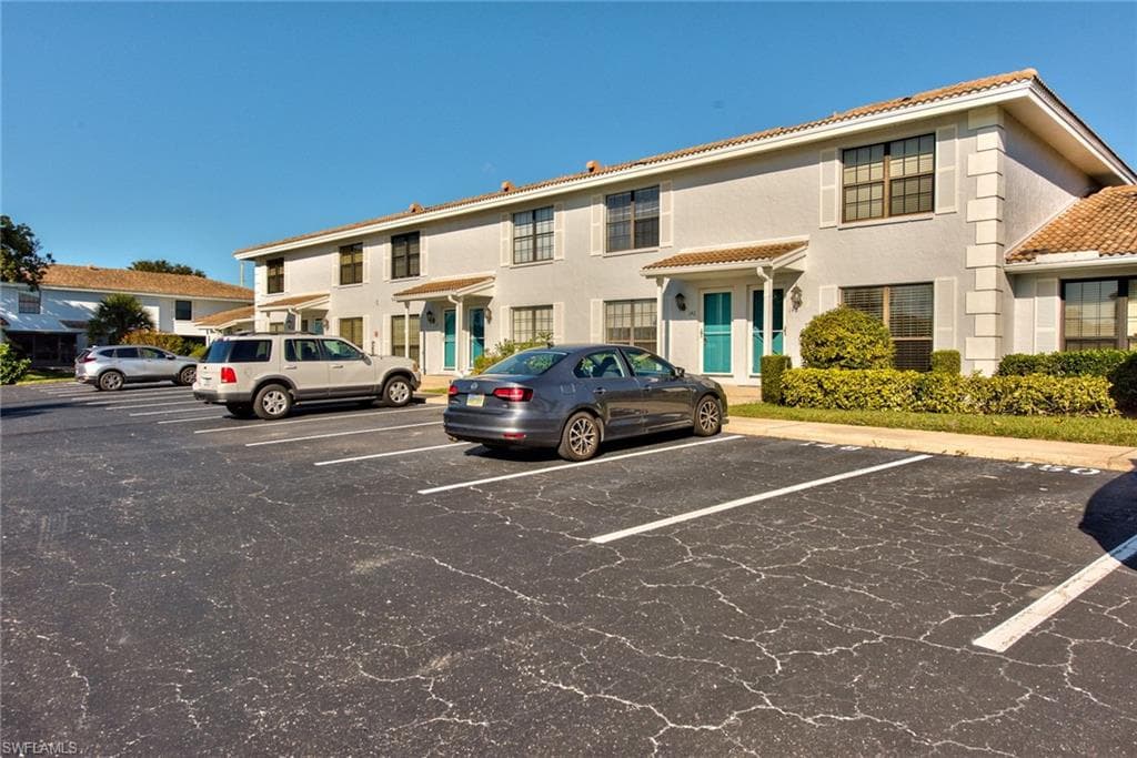 146 Clyburn WAY W I-6 MARCO ISLAND, FL 34145