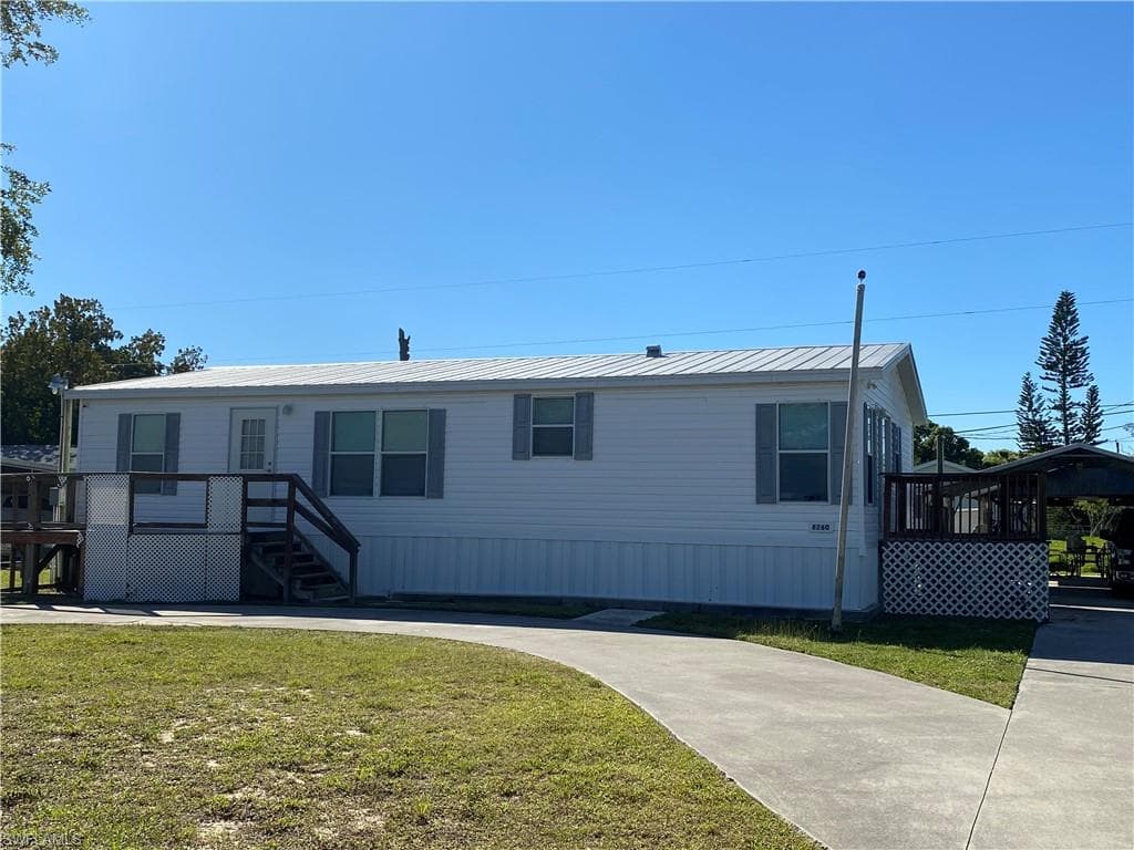 8260 Sevigny DR NORTH FORT MYERS, FL 33917