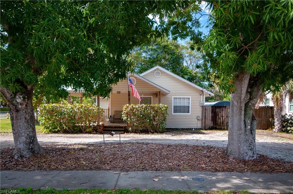 27748 Pullen AVE BONITA SPRINGS, FL 34135
