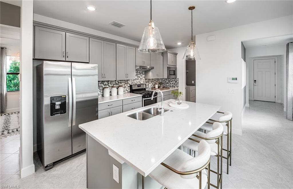 20016 Kingmont DR ESTERO, FL 33928