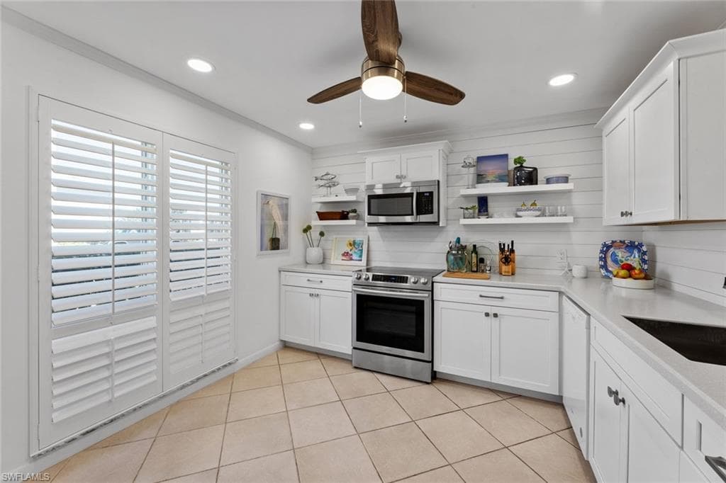 263 Candycane LN 7 NAPLES, FL 34112