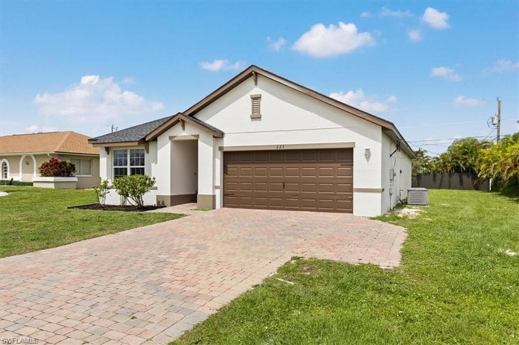 227 Trafalgar PKWY CAPE CORAL, FL 33991