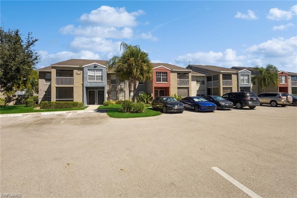169 Santa Clara DR 169-8 NAPLES, FL 34104