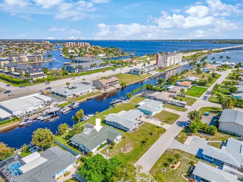 1725 Bikini CT CAPE CORAL, FL 33904