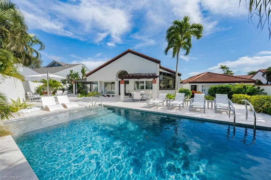 598 Bay Villas LN 83 NAPLES, FL 34108