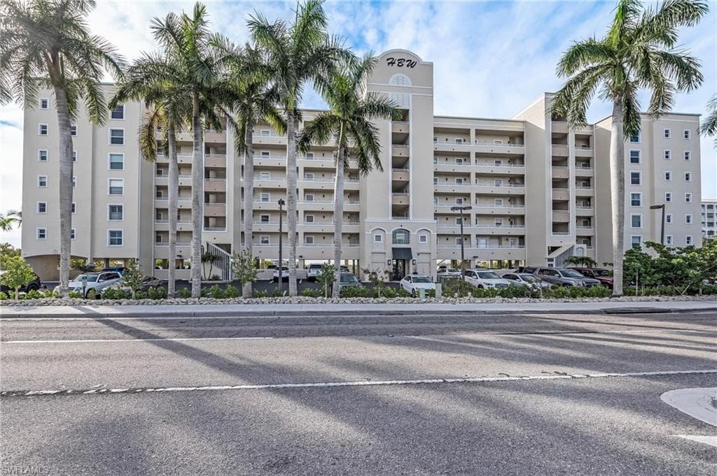 4895 Bonita Beach RD 304 BONITA SPRINGS, FL 34134