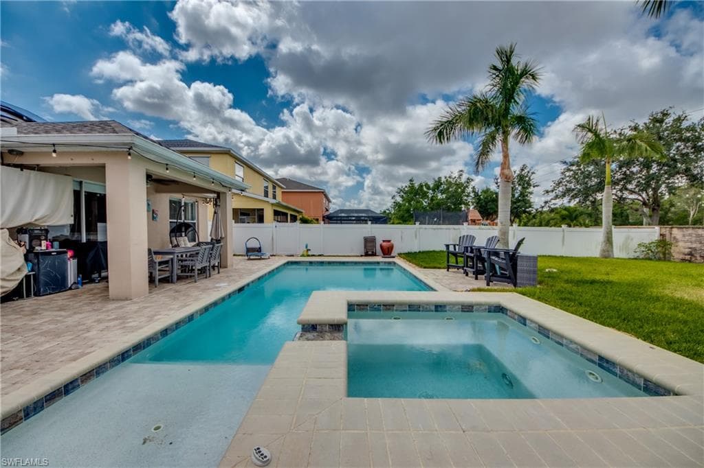 8384 Silver Birch WAY LEHIGH ACRES, FL 33971