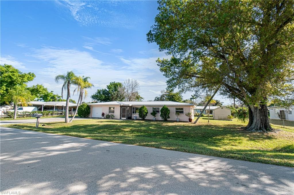 2136 Stevenson RD NORTH FORT MYERS, FL 33917