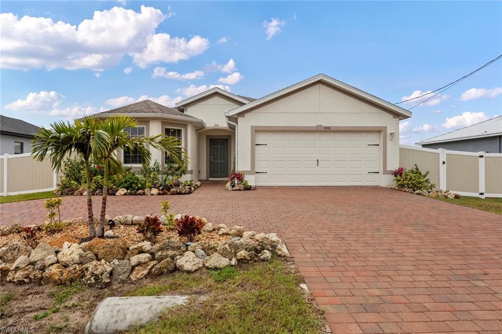 1306 Embers PKWY W CAPE CORAL, FL 33993
