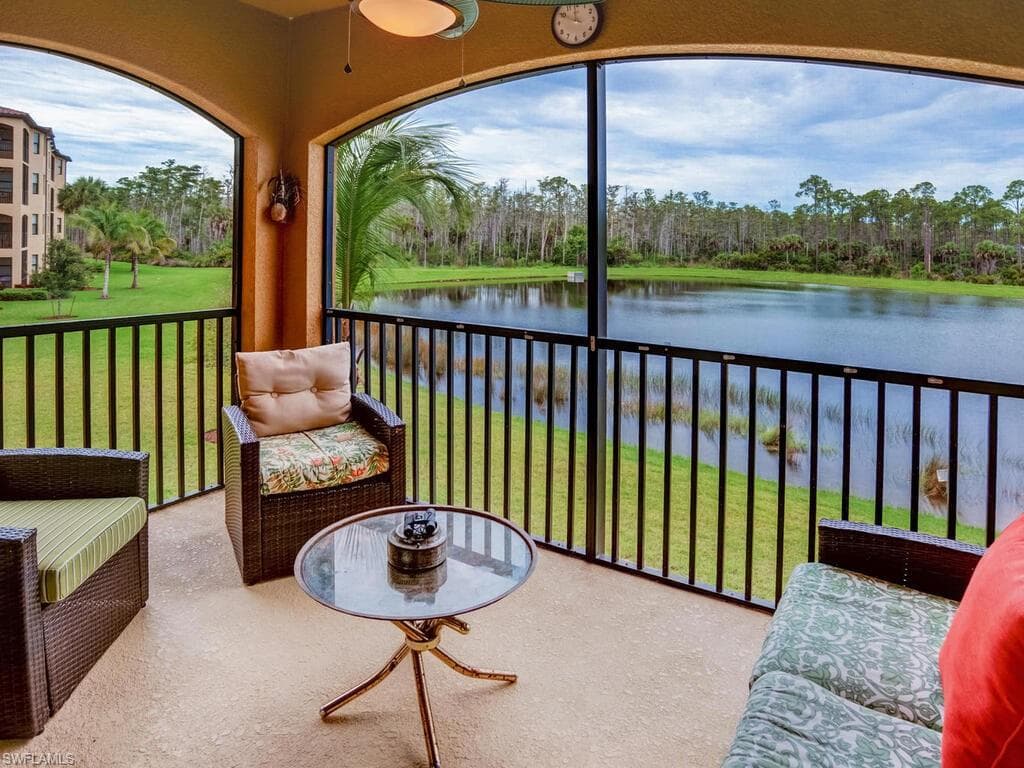 9723 Acqua CT 323 NAPLES, FL 34113