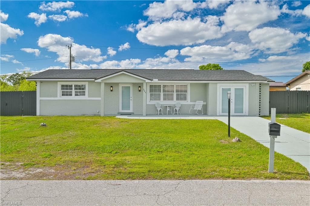 321 Rushmore AVE N LEHIGH ACRES, FL 33936