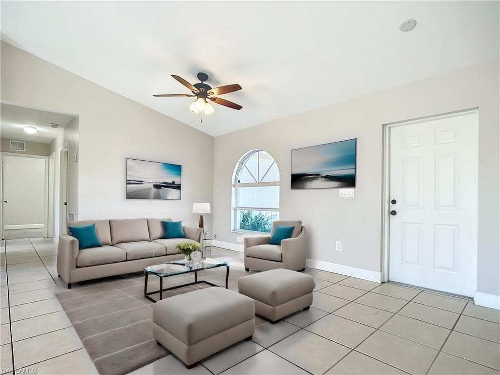 3809 21st ST SW LEHIGH ACRES, FL 33976