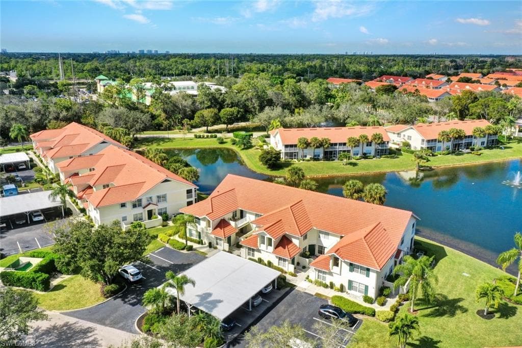 4960 Deerfield WAY E-204 NAPLES, FL 34110