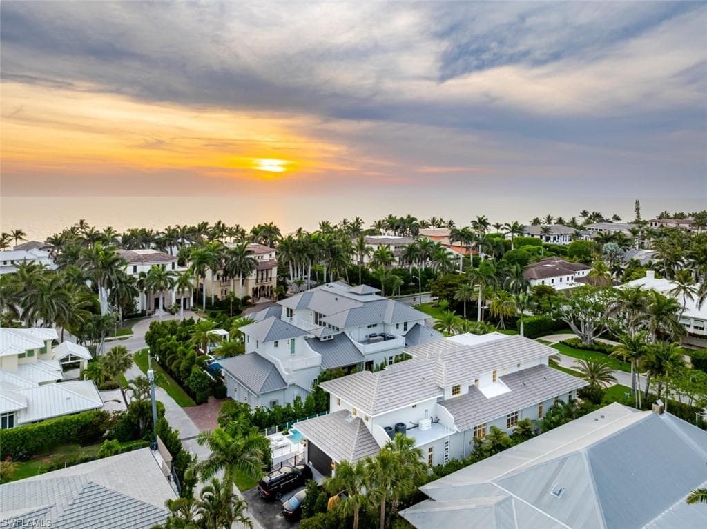 128 1ST AVE S NAPLES, FL 34102