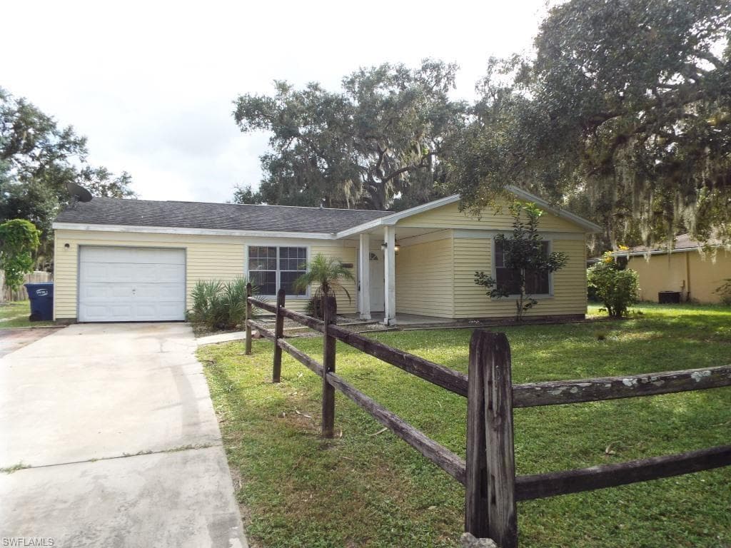 4046 Rainbow CIR LABELLE, FL 33935