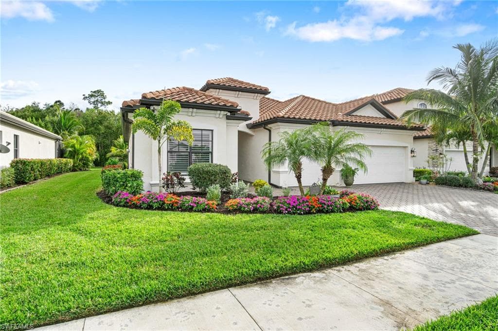 2110 Antigua LN NAPLES, FL 34120