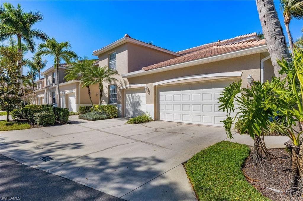 337 Dover PL F-104 NAPLES, FL 34104