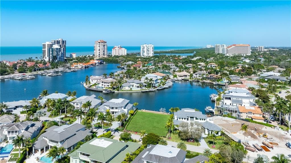 401 Neapolitan WAY NAPLES, FL 34103