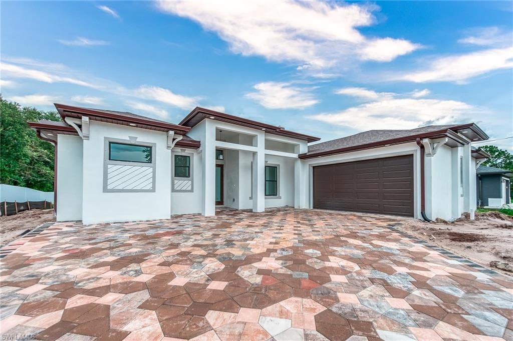 3918 7th ST W LEHIGH ACRES, FL 33971
