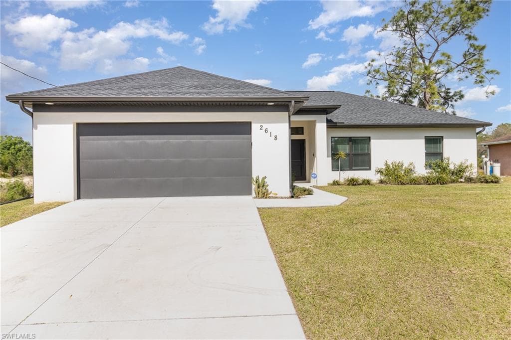 2618 Helen CIR LEHIGH ACRES, FL 33971