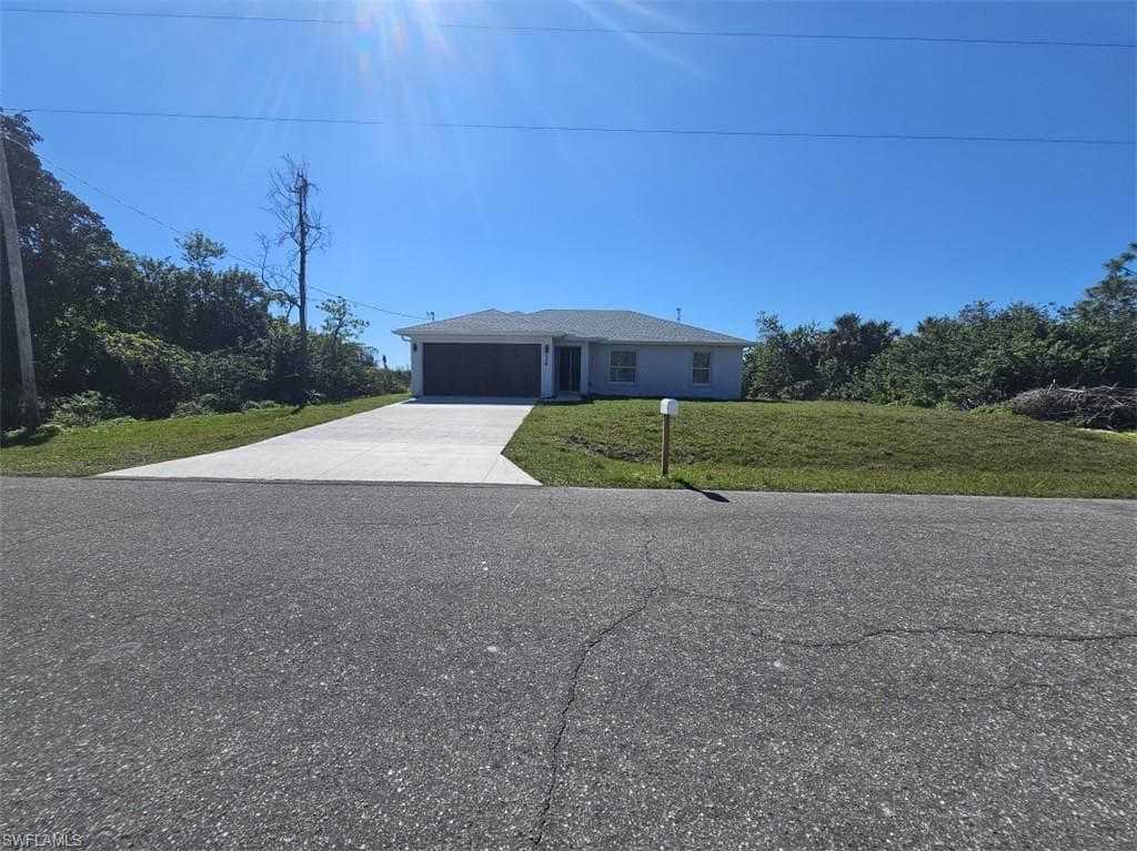 504 Harrison DR LEHIGH ACRES, FL 33936