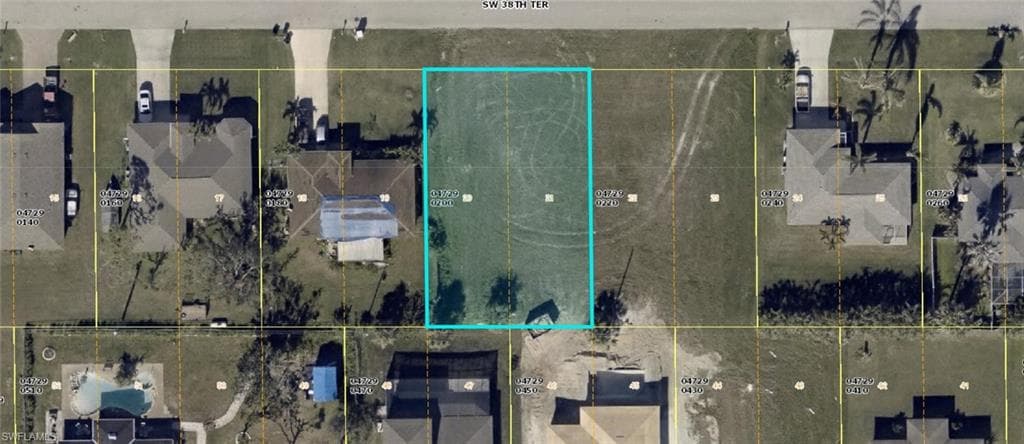1812 SW 38th TER CAPE CORAL, FL 33914