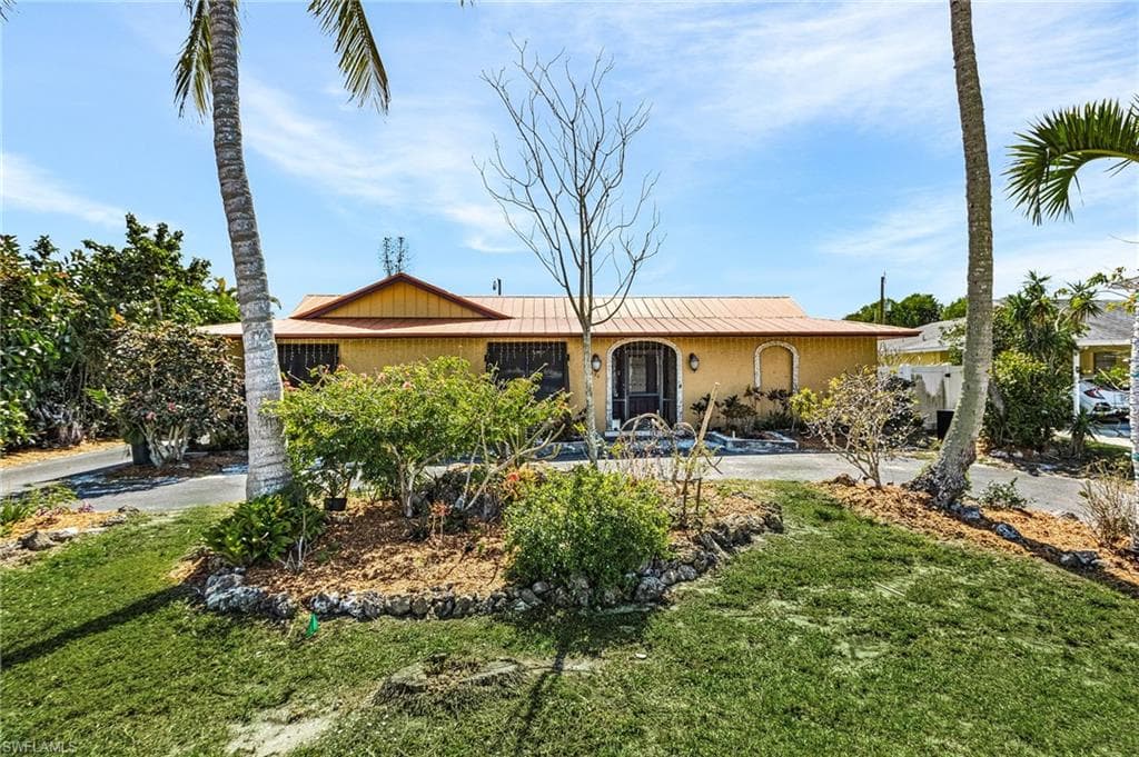 620 94th AVE N NAPLES, FL 34108
