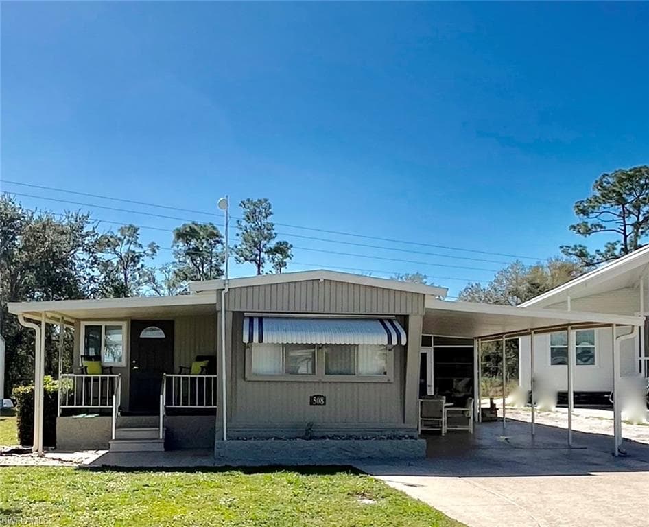 508 Timber LN S NORTH FORT MYERS, FL 33917