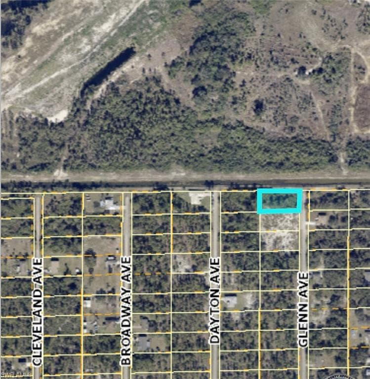 1521 Glenn AVE LEHIGH ACRES, FL 33972