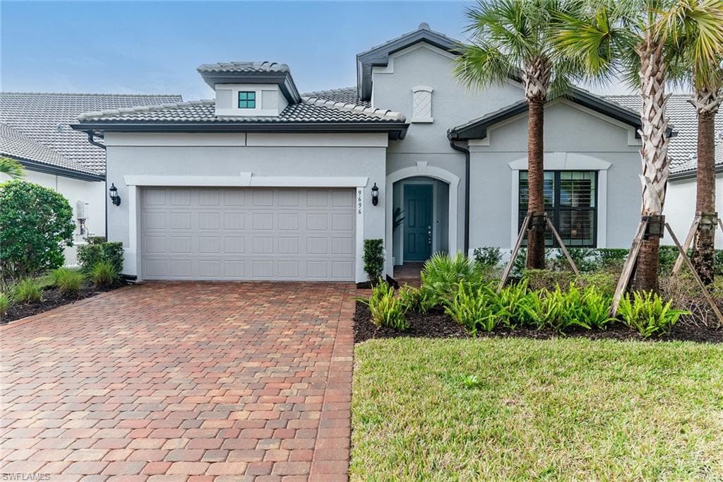 9696 Everglades DR NAPLES, FL 34120