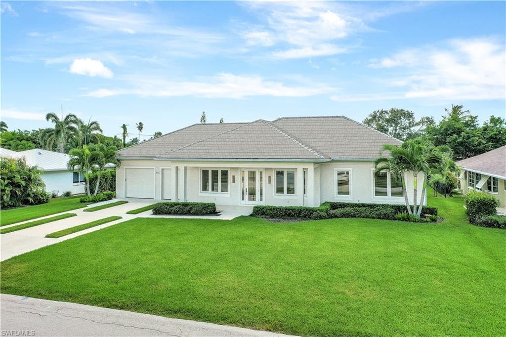 632 104th AVE N NAPLES, FL 34108