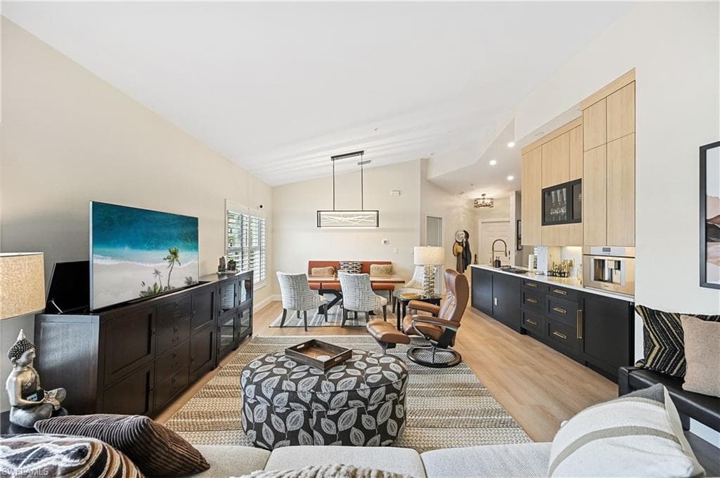 547 11th AVE S 204 NAPLES, FL 34102