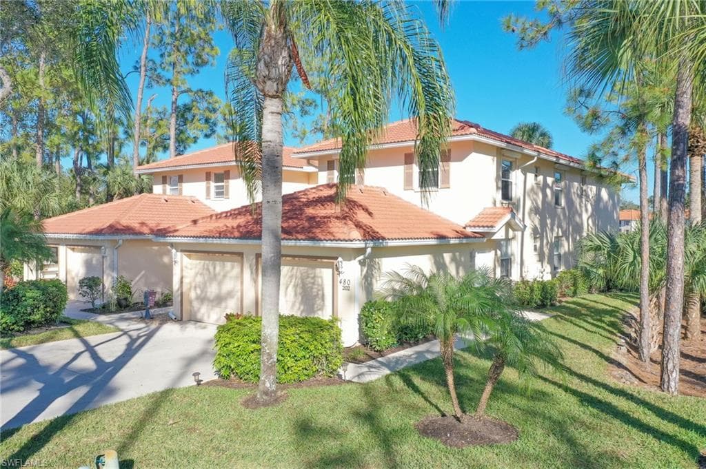480 Robin Hood CIR 202 NAPLES, FL 34104