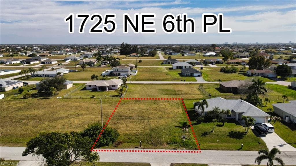 1725 NE 6th PL CAPE CORAL, FL 33909