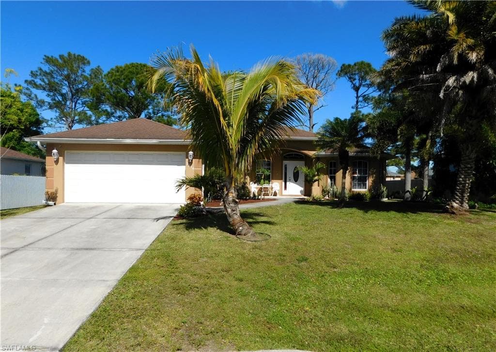 3814 7th ST SW LEHIGH ACRES, FL 33976