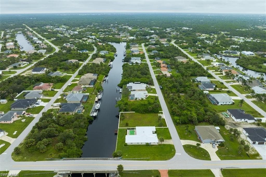 4515 Larkspur CT PORT CHARLOTTE, FL 33948