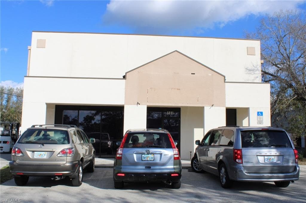 5891 Country Lakes DR FORT MYERS, FL 33905