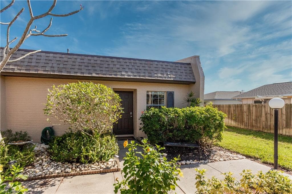 9307 Lennex LN FORT MYERS, FL 33919