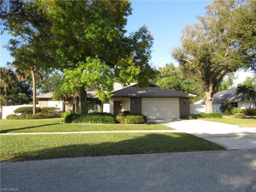 4235 Glasgow CT NORTH FORT MYERS, FL 33903