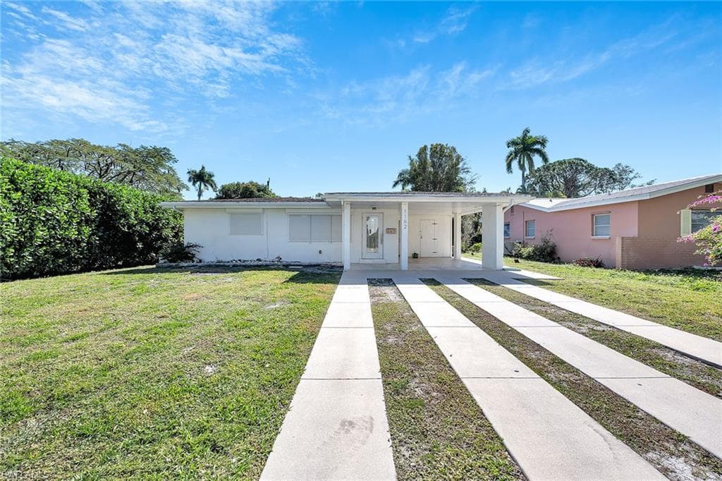 1162 8th TER N NAPLES, FL 34102