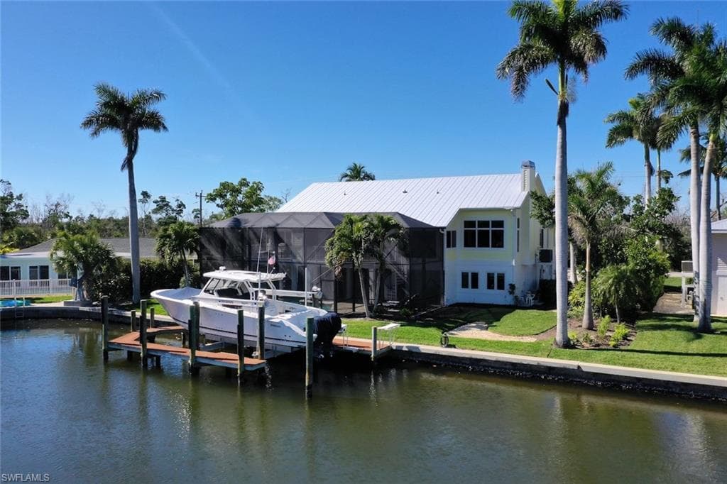 1662 Dixie Beach BLVD SANIBEL, FL 33957
