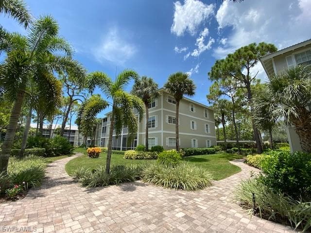328 Sugar Pine LN 328 NAPLES, FL 34108