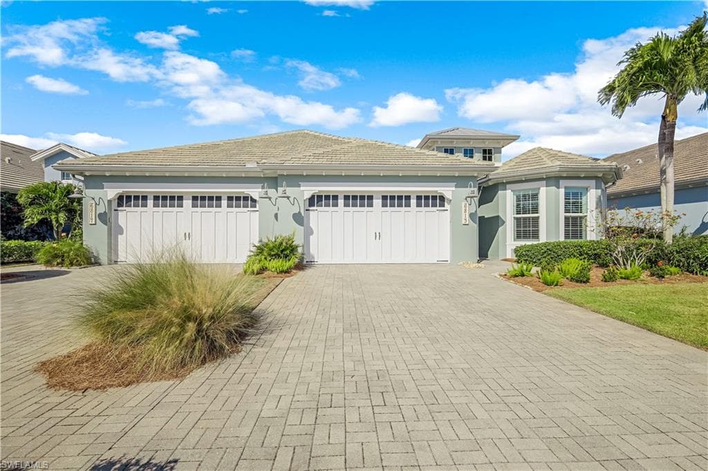 6813 Bequia WAY NAPLES, FL 34113