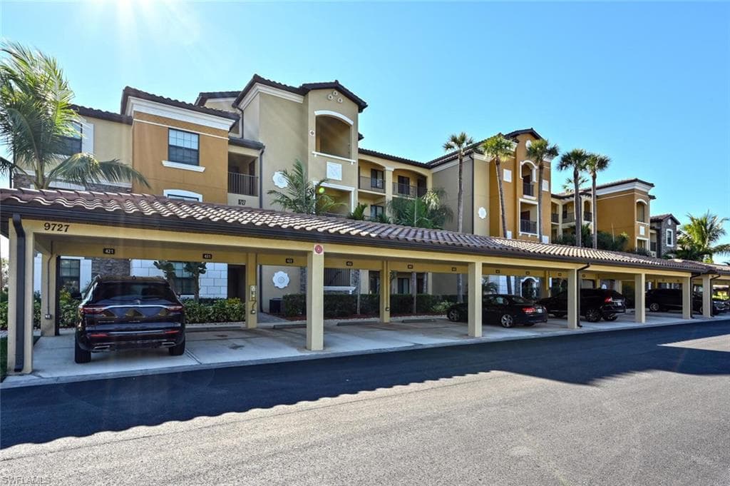 9727 Acqua CT 427 NAPLES, FL 34113