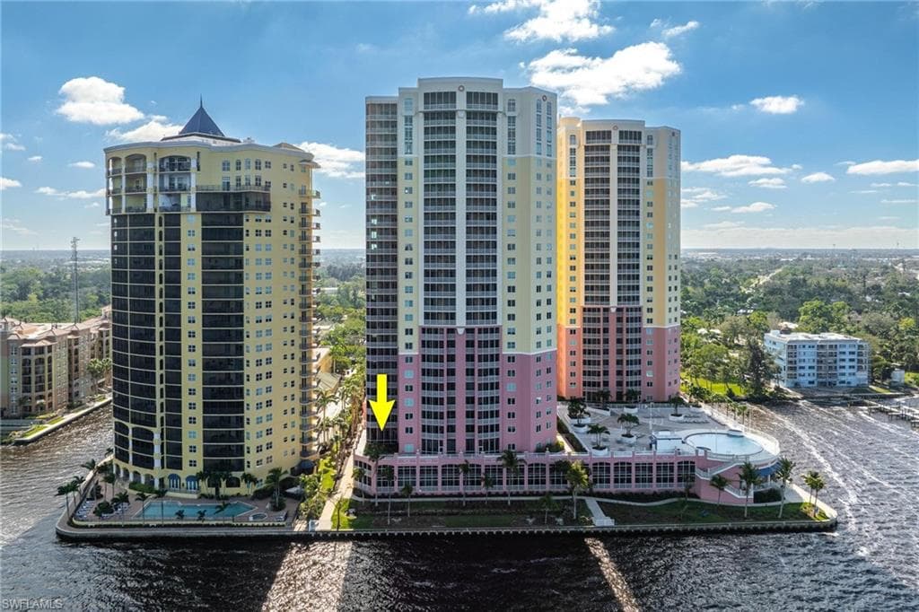 2745 1st ST 306 FORT MYERS, FL 33916