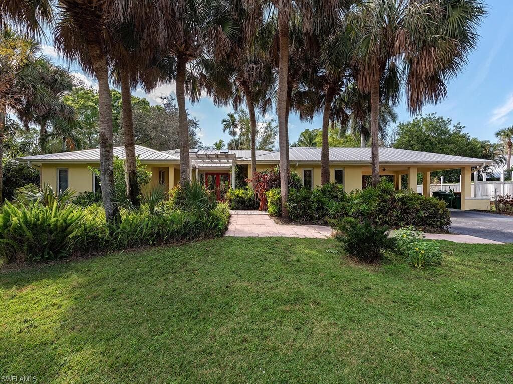 461 Carica RD NAPLES, FL 34108