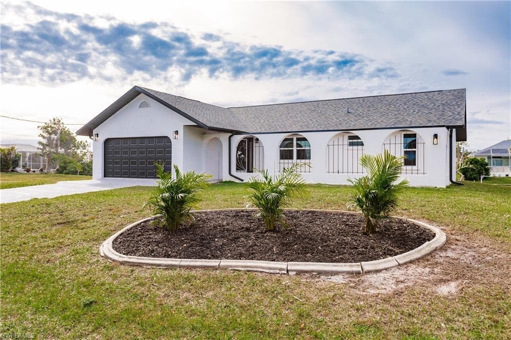 137 Francis DR NE PORT CHARLOTTE, FL 33952