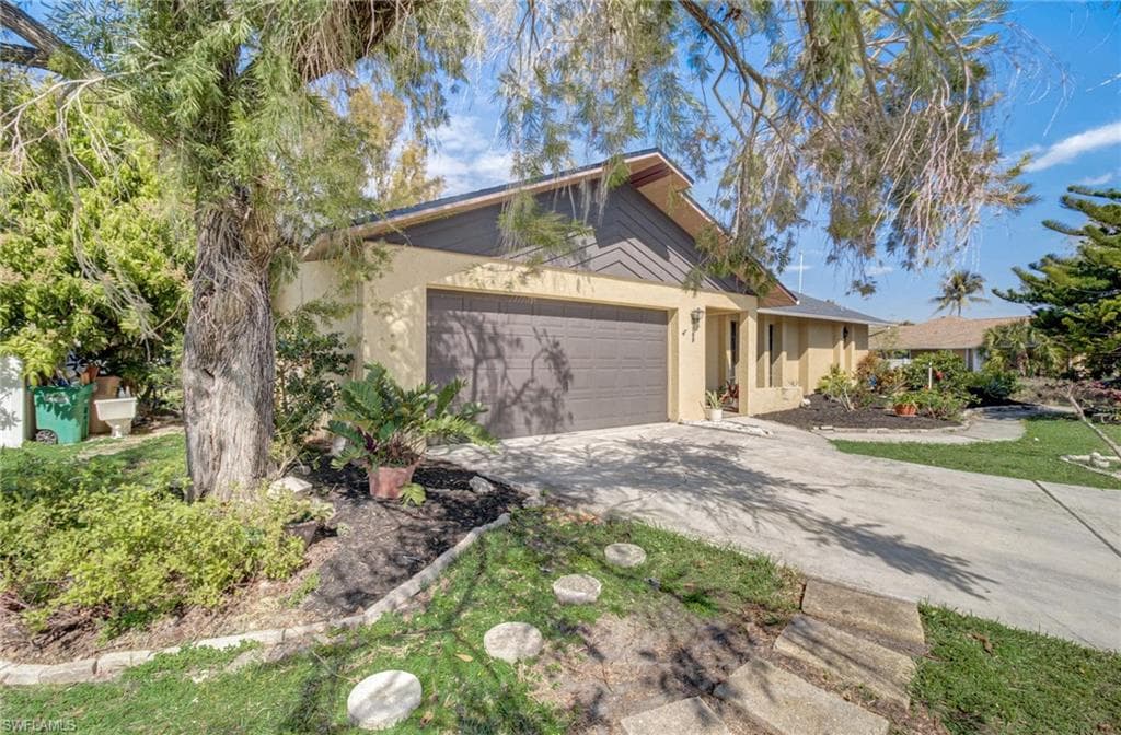 1803 Viscaya PKWY CAPE CORAL, FL 33990