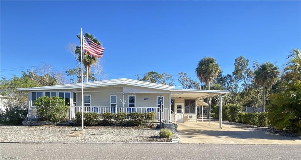 5731 Captain John Smith LOOP NORTH FORT MYERS, FL 33917
